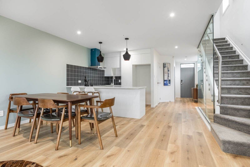 7/10 Vinifera Place, Fairview Heights, Auckland - Carousel 2