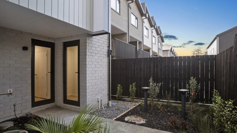 2/30A Westgate Drive, Westgate, Auckland - Carousel 11