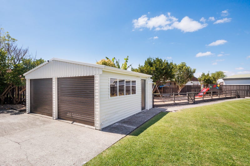 14 Motuoapa Place, Kelvin Grove, Palmerston North - Carousel 23
