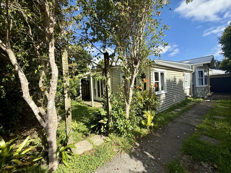 8 Richard Street, Belmont, Lower Hutt - Carousel 2