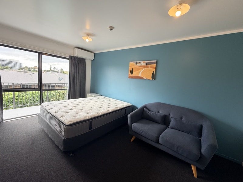 35 Jones Crescent, Melville, Hamilton - Carousel 1