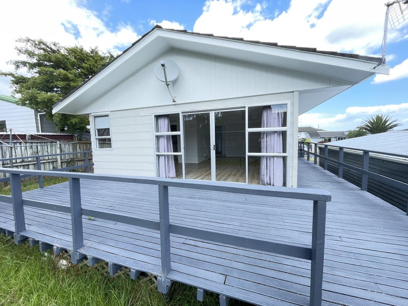 75 Lewisham Street, Highland Park, Auckland - Carousel 23