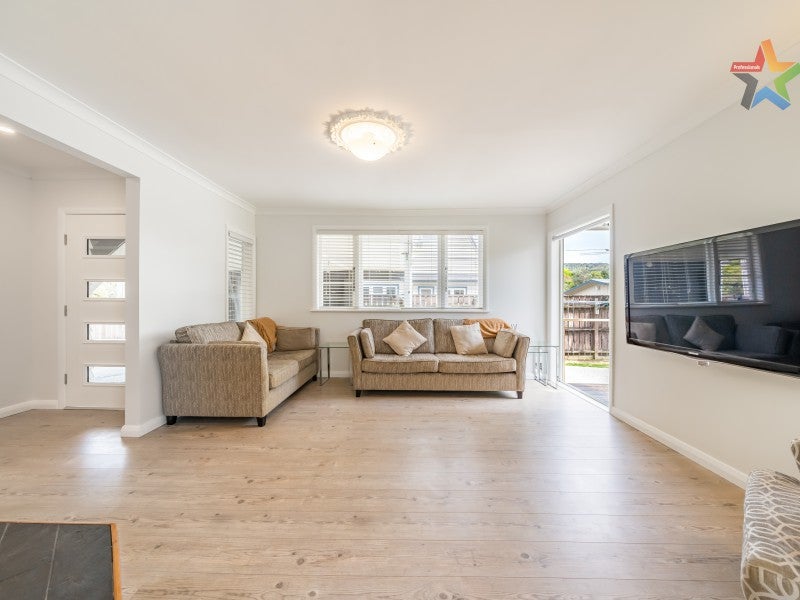 19 Poole Crescent, Wainuiomata, Lower Hutt - Carousel 2