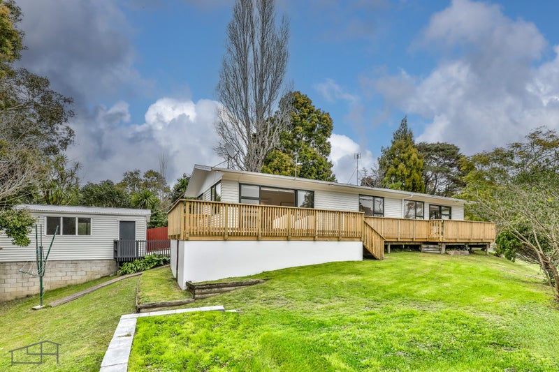 33 Cron Avenue, Te Atatu South, Auckland - Carousel 1