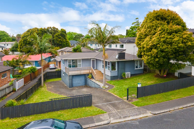 47 Olsen Avenue, Hillsborough, Auckland - Carousel 1