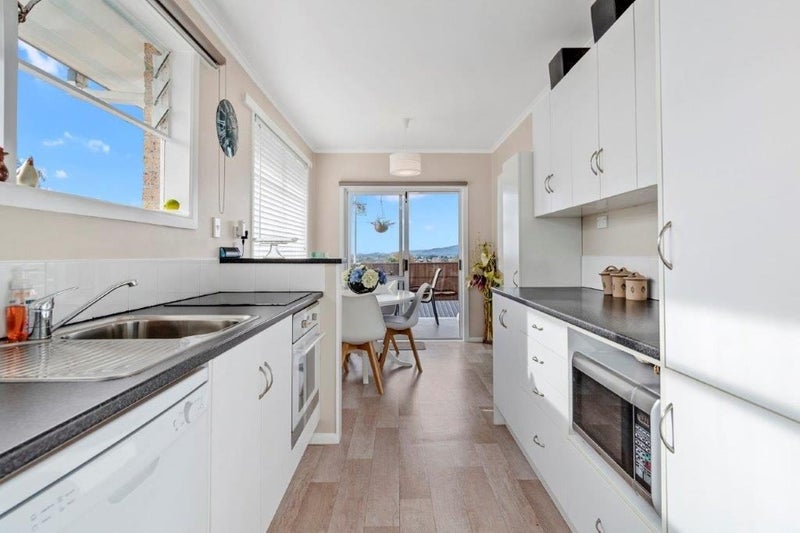 42A Brookfield Terrace, Brookfield, Tauranga - Carousel 2