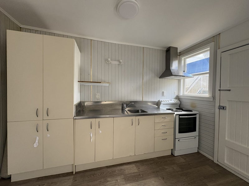 86 Aro Street, Aro Valley, Wellington - Carousel 2