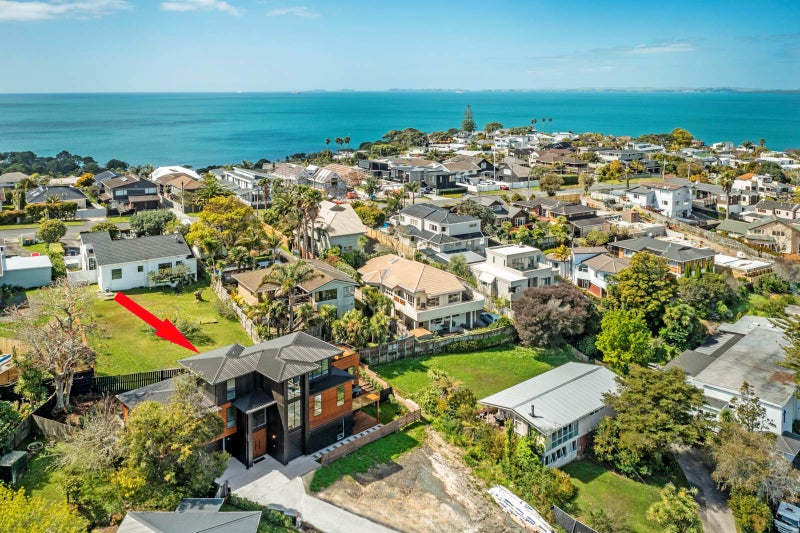 545A Beach Road, Murrays Bay, Auckland - Carousel 2