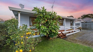 2/65 Weldene Avenue, Glenfield, Auckland - Carousel 1