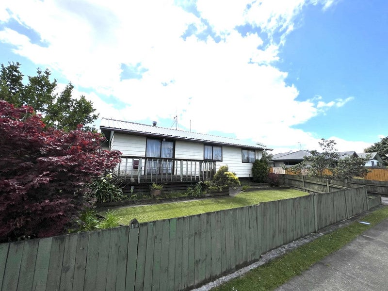 5 Peter Hall Drive, Kelvin Grove, Palmerston North - Carousel 1
