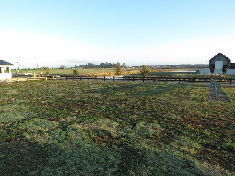 8 West Bay Place, Huntingdon, Ashburton - Carousel 1