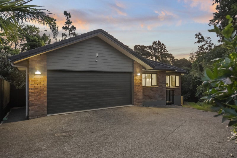 6C Cronin Place, Beach Haven, Auckland - Carousel 1