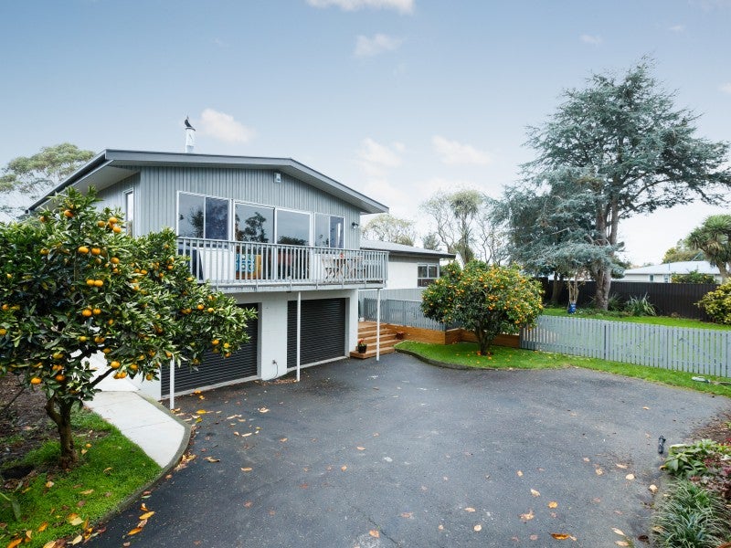 32 Buick Crescent, Awapuni, Palmerston North - Carousel 2
