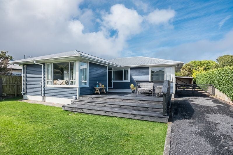 2 Konini Grove, Raumati Beach, Paraparaumu - Carousel 2