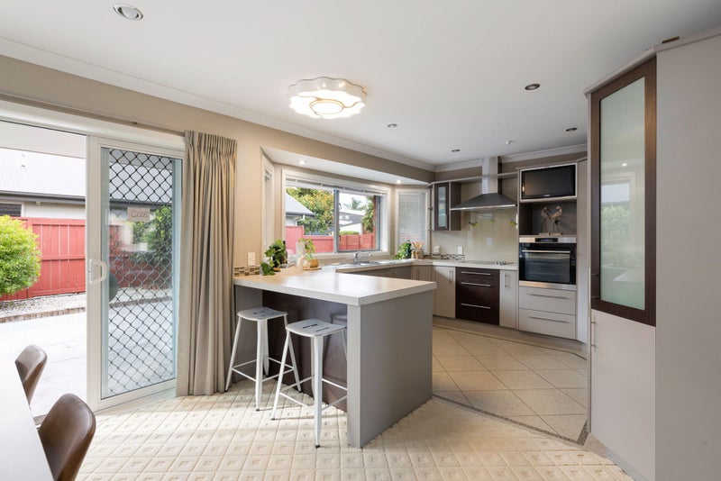 28 The Esplanade, Huntington, Hamilton - Carousel 2