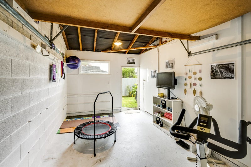 3/1 PEDDIE Street, TARADALE, NAPIER - Carousel 18