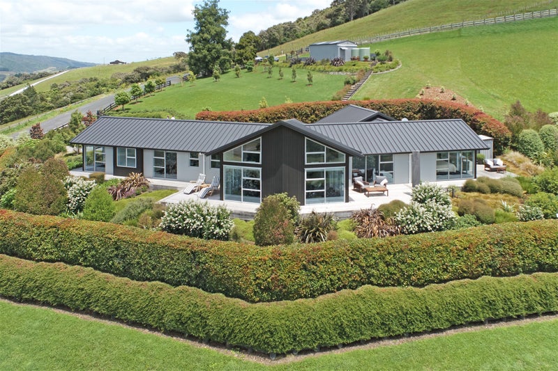 12 Bridle Way, Papakura - Carousel 1