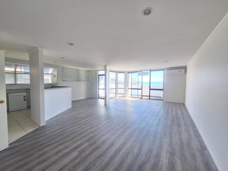 1/1 Takutai Avenue, Bucklands Beach, Auckland - Carousel 2