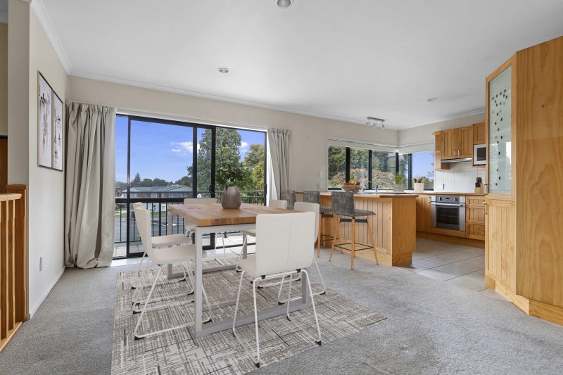 1311 Victoria Street, Beerescourt, Hamilton - Carousel 1