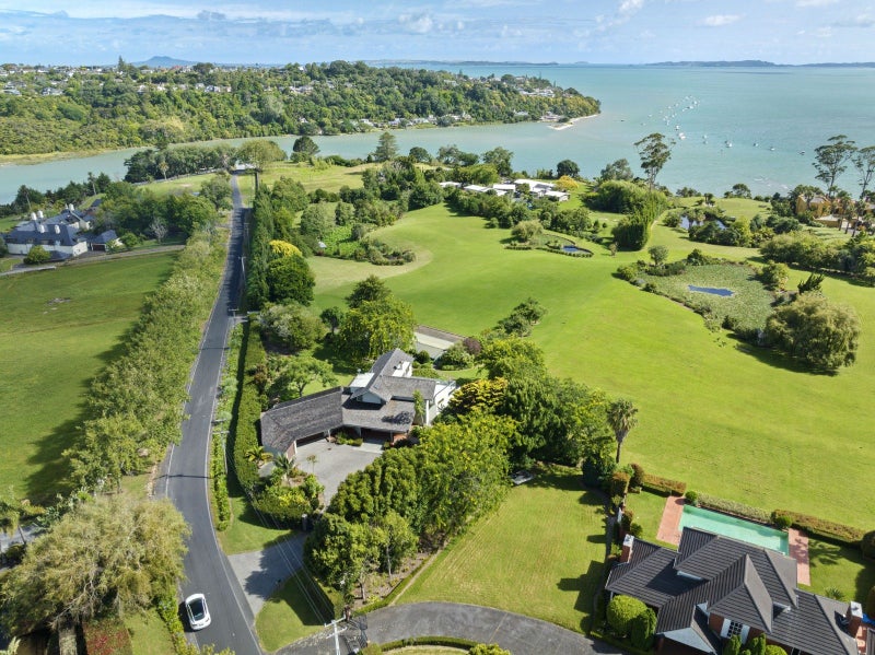 247 Broomfields Road, Howick - Carousel 1