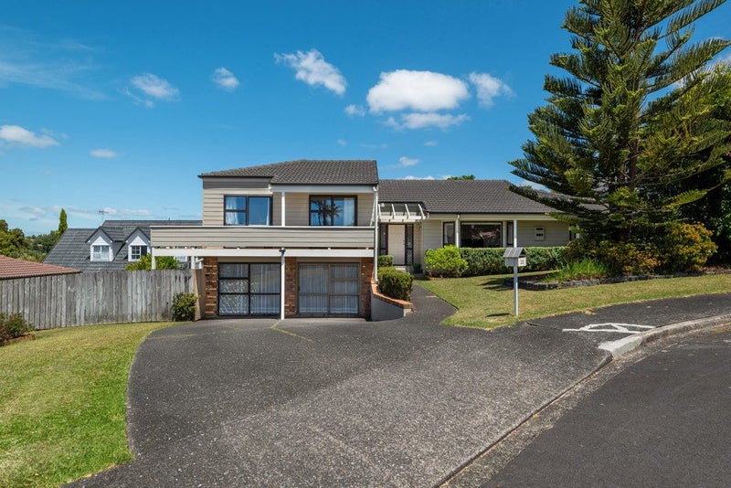 20 Ronald Macken Place, Windsor Park, Auckland - Carousel 1