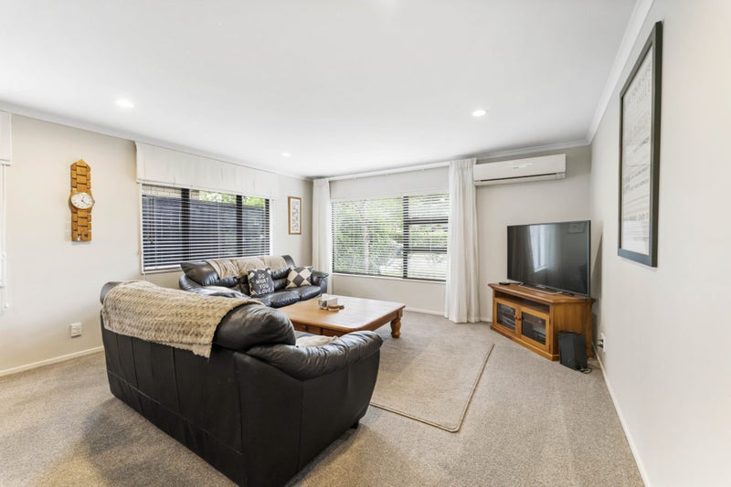 20 Springcrest Drive, Karaka, Papakura - Carousel 2