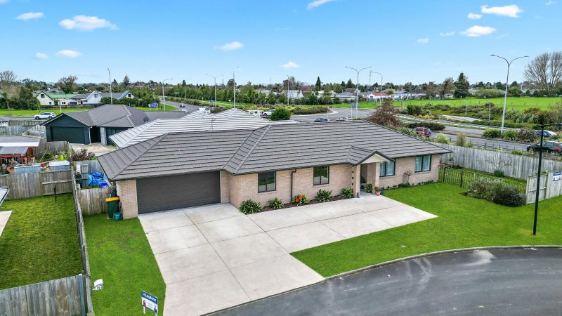 32 Waikai Close, Ruakura, Hamilton - Carousel 1
