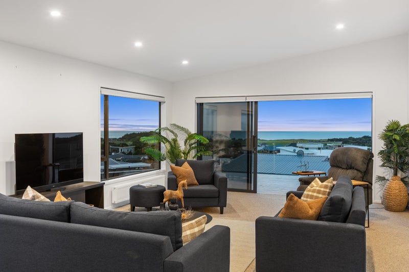 3A Sunset Street, Bell Block, New Plymouth - Carousel 2