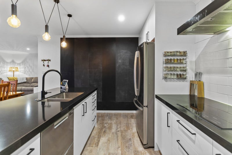 10 TE WHARO DRIVE - Carousel 2