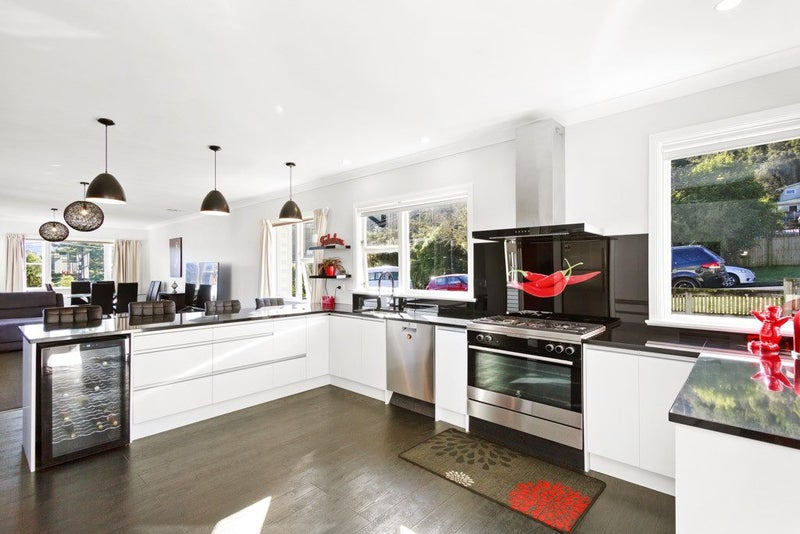 100 Manuka Street, Stokes Valley, Lower Hutt - Carousel 2