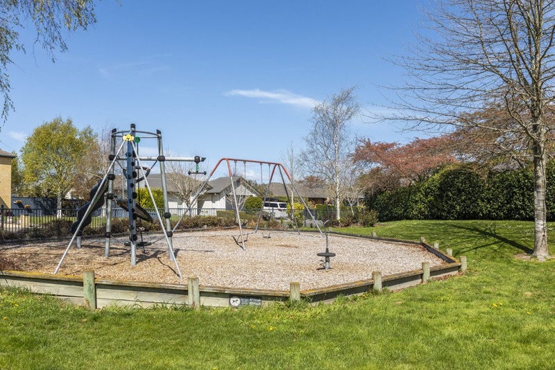 19 Parkside Crescent, Northwood, Christchurch - Carousel 24