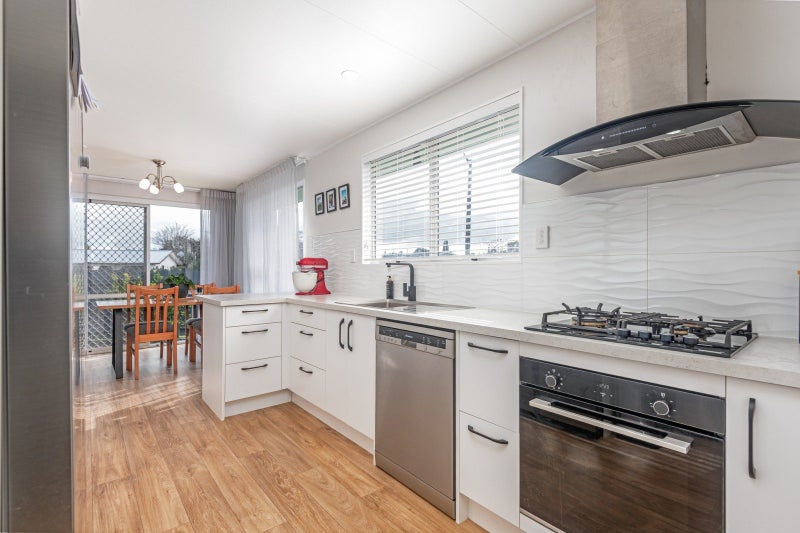 1 Amberley Avenue, Westbrook, Palmerston North - Carousel 2