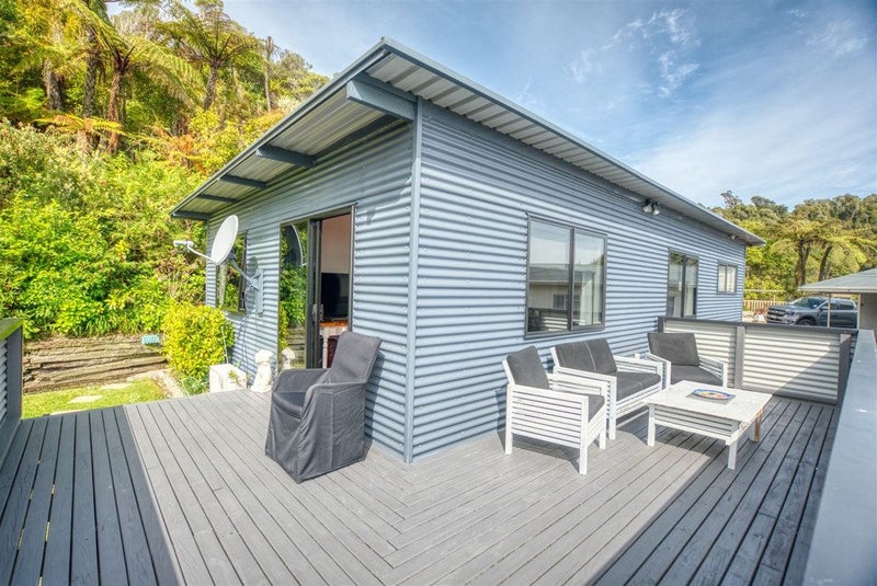 7E Fernhill Place, Karoro, Greymouth - Carousel 2