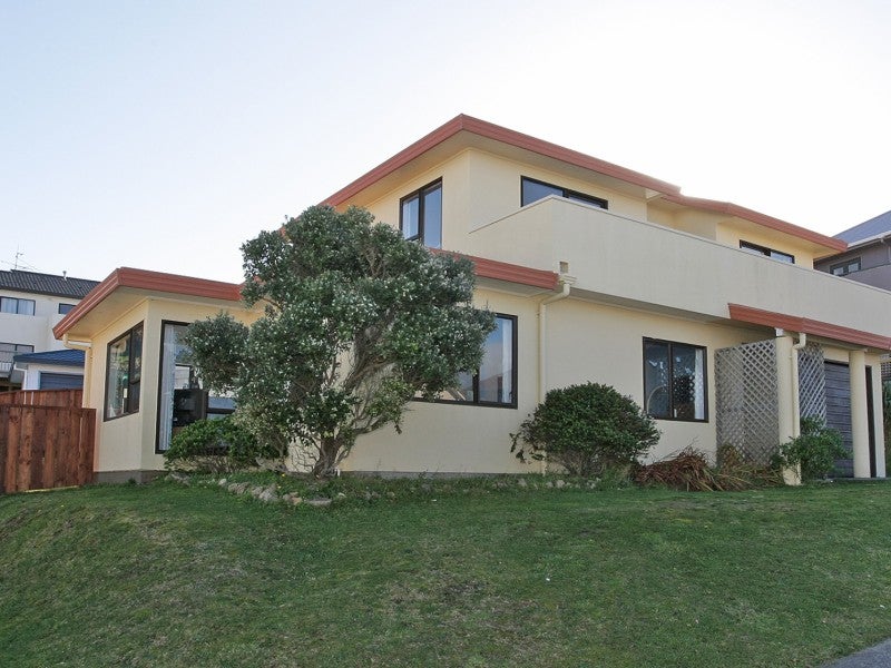 16 Bowes Crescent, Strathmore Park, Wellington - Carousel 1