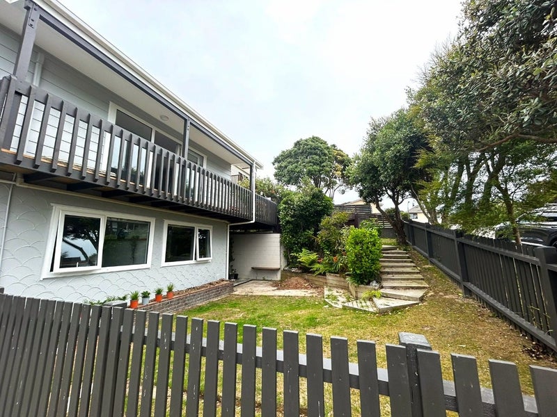 4 Latitude Close, Whitby, Porirua - Carousel 1