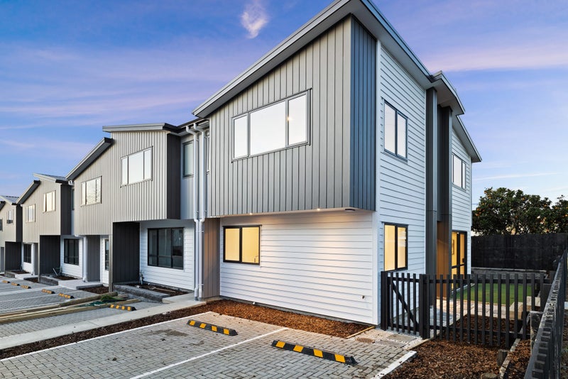 90A Sylvan Crescent, Te Atatu South, Auckland - Carousel 2