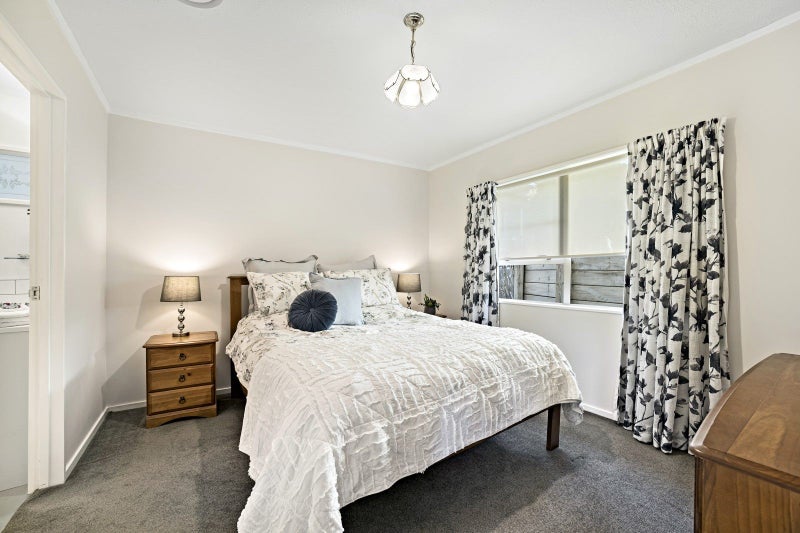 8B Sunningdale Lane, Woodridge, Wellington - Carousel 13