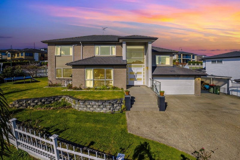 11 Henriette Place, The Gardens, Auckland - Carousel 1