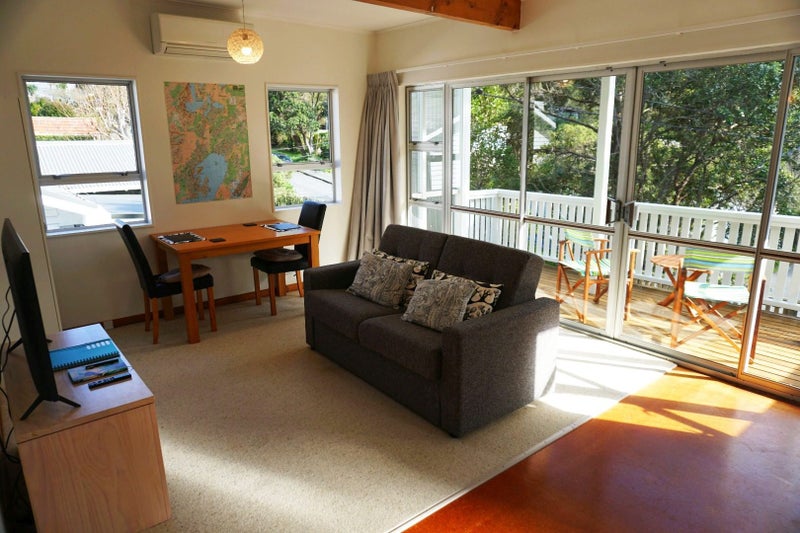 8 Waikare Street, Karori, Wellington - Carousel 2