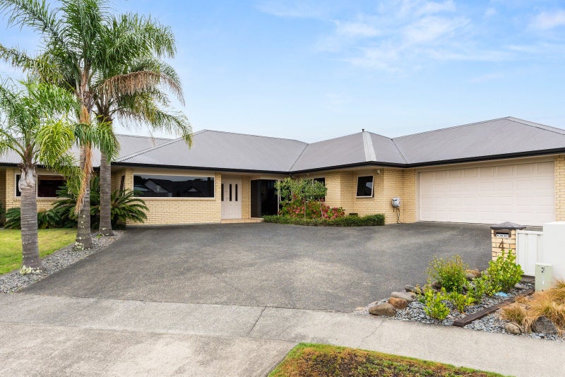 4 Claire Place, Lytton West, Gisborne - Carousel 1