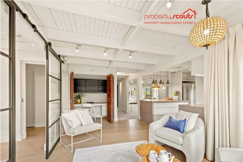 32 Saint Columbans Grove, Boulcott, Lower Hutt - Carousel 2