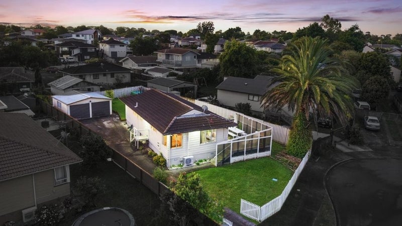 10 Vigo Place, Papatoetoe, Auckland - Carousel 1