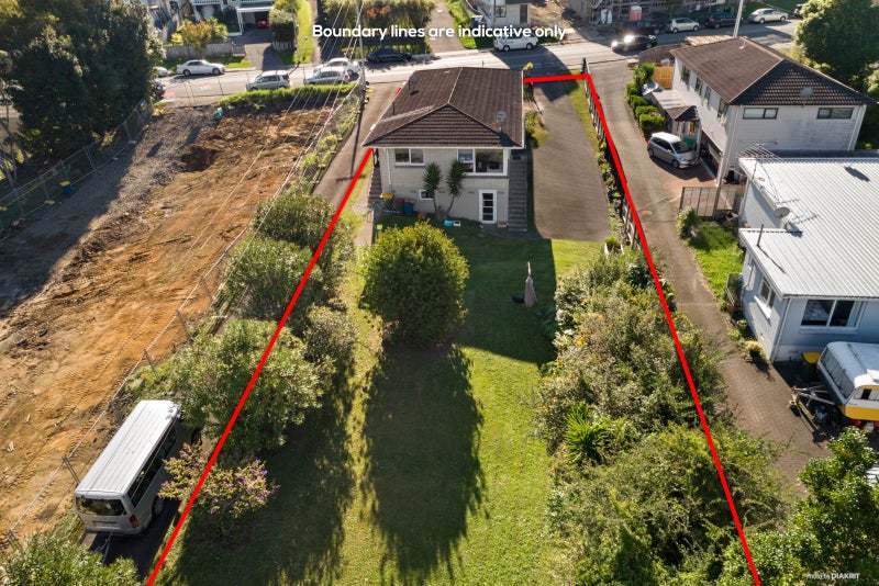 2/201 Sunnynook Road, Wairau Valley, Auckland - Carousel 1