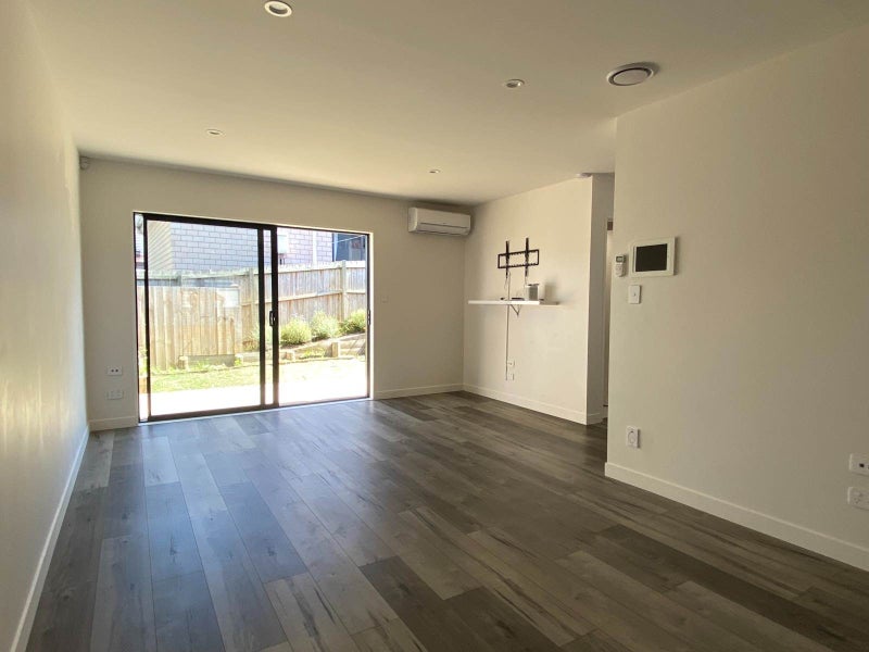 7 Shahkot Way, Papatoetoe, Auckland - Carousel 2