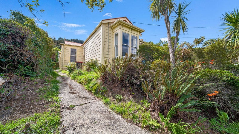 49 Kauri Street, Ravensbourne, Dunedin - Carousel 1