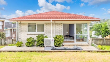 2/5 Finn Place, Totara Vale, Auckland - Carousel 1