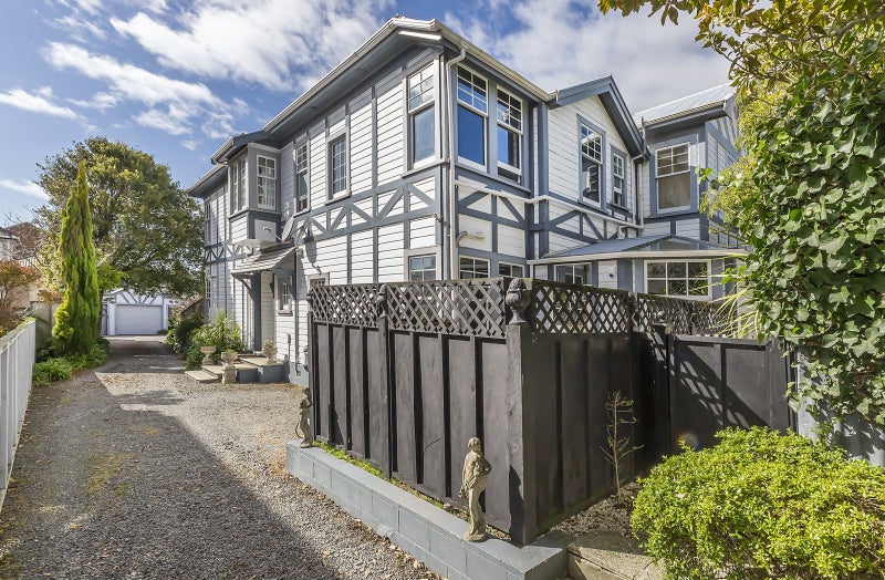 22 Hobson Street, Thorndon, Wellington - Carousel 1