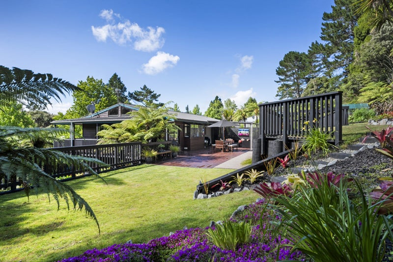 16 Parklands Avenue, Swanson, Auckland - Carousel 1