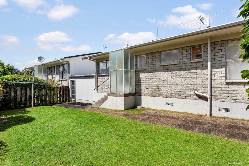 2/3 Fifeshire Street, Belmont, Auckland - Carousel 2