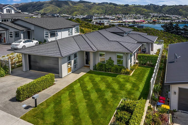36 John Burke Drive, Aotea, Porirua - Carousel 1